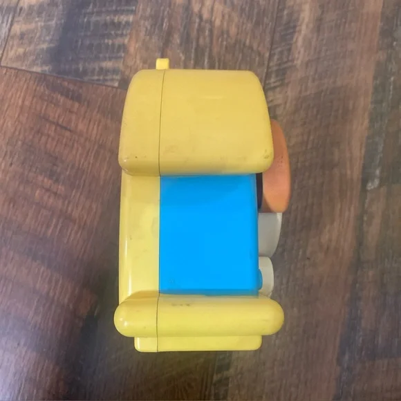 Vintage Tomy Musical Dog House London Bridge Music Moving Dog Head Windup 1980s - Picture 4 of 6